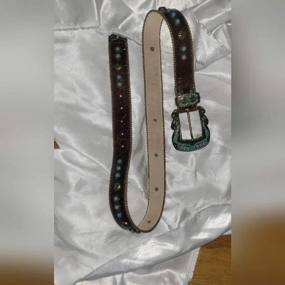 Leatherock SwarovskiTurquoise Crystals, Soft Leather,Scroll Brass Dtls, sz 38